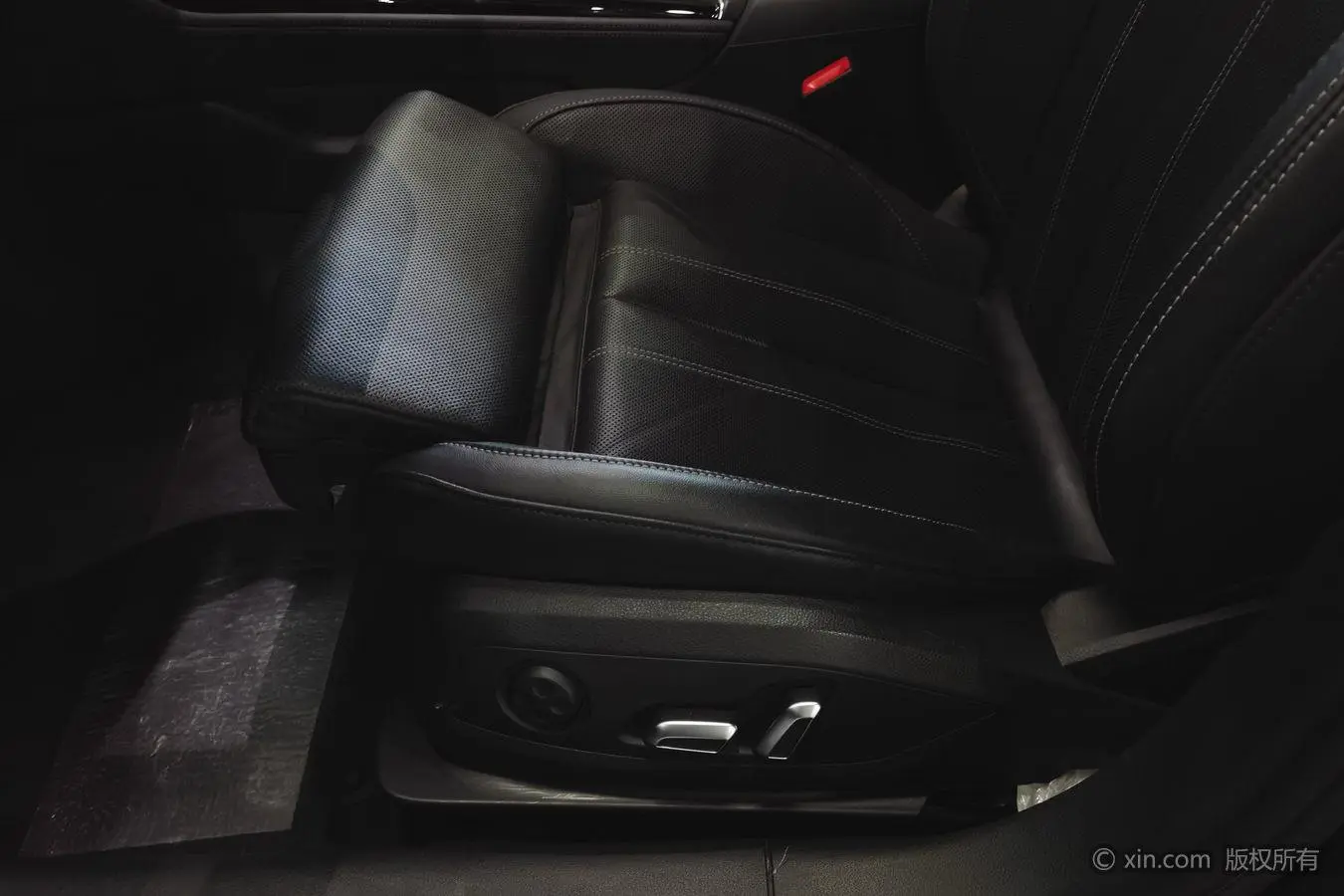 Audi A4L 2024 40 TFSI Dynamic Luxury