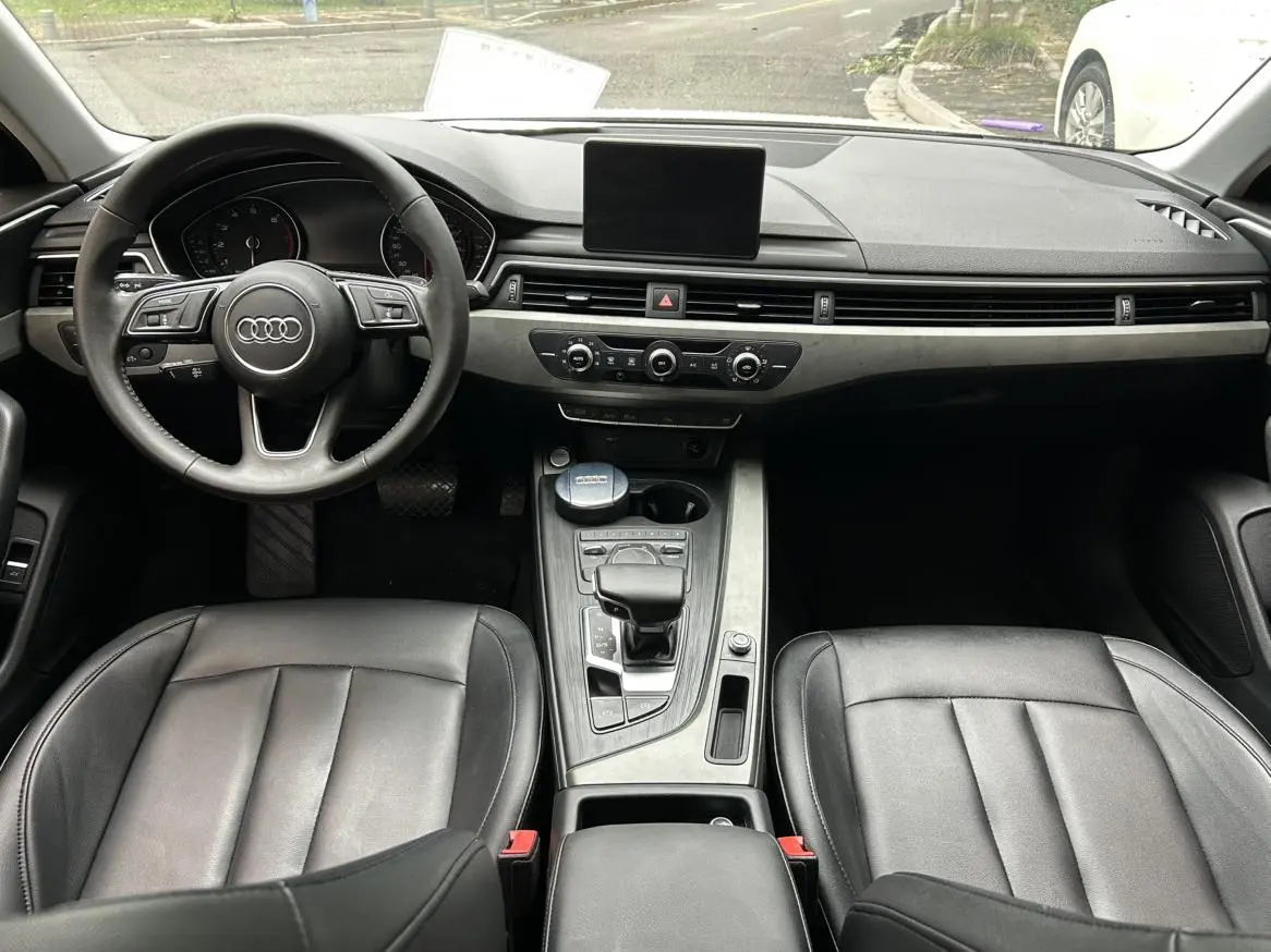 Audi A4L 2019 40 TFSI Progressive China VI