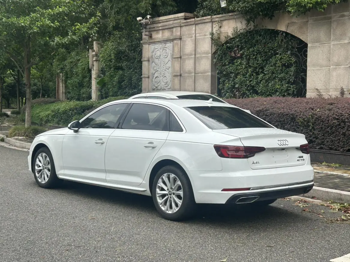 Audi A4L 2019 40 TFSI Progressive China VI