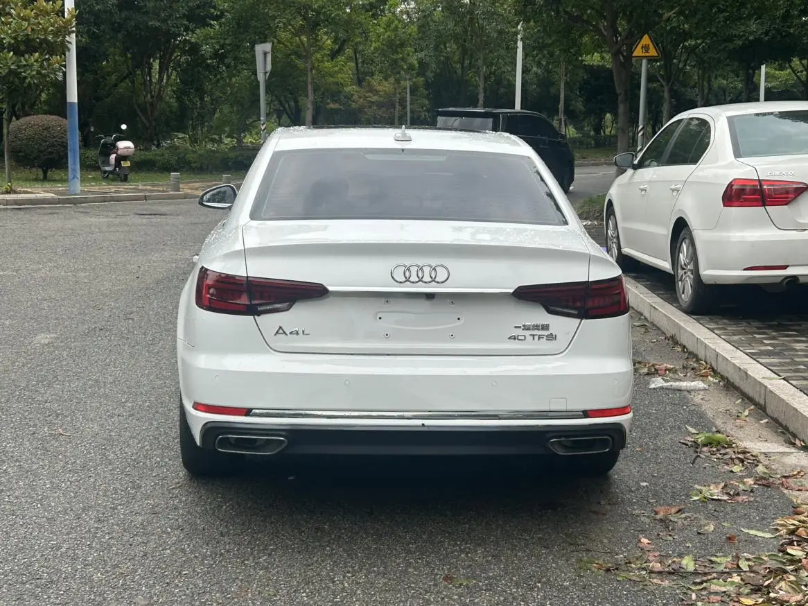 Audi A4L 2019 40 TFSI Progressive China VI
