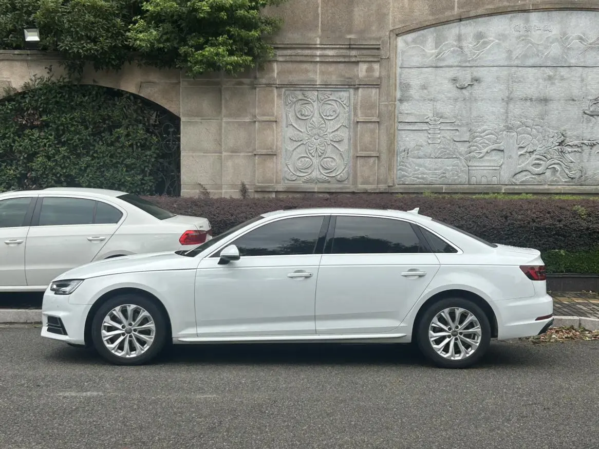 Audi A4L 2019 40 TFSI Progressive China VI