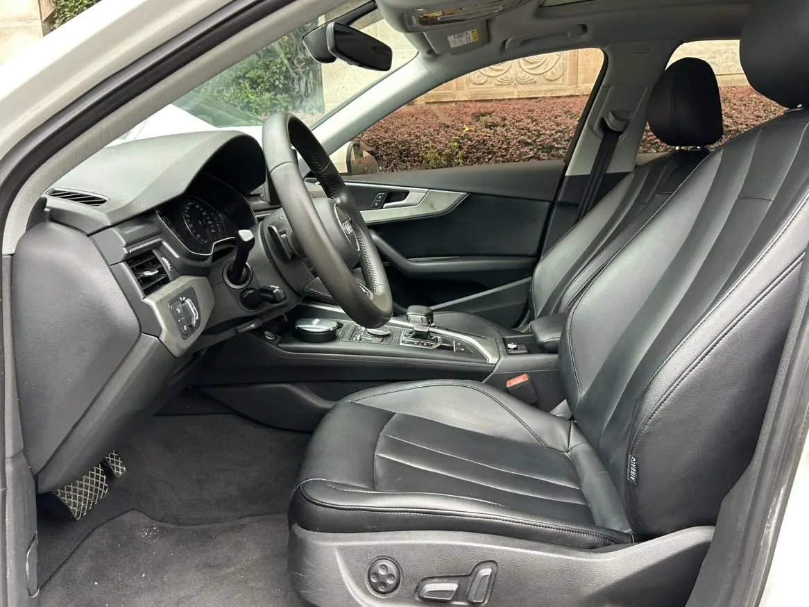 Audi A4L 2019 40 TFSI Progressive China VI