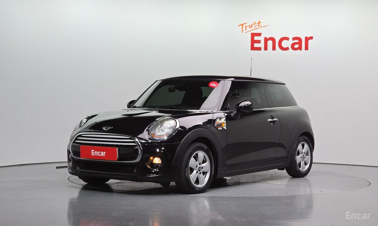 Mini Cooper Base Model 2014