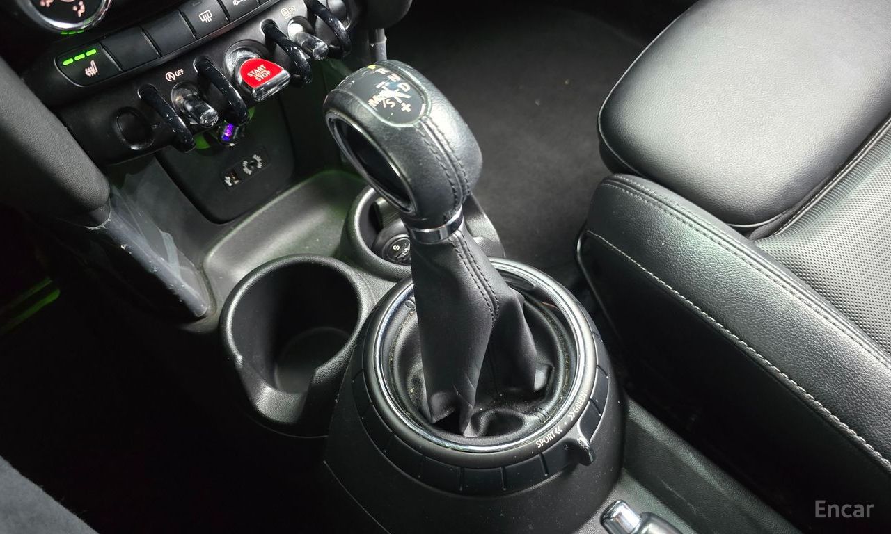 Mini Cooper Base Model 2014