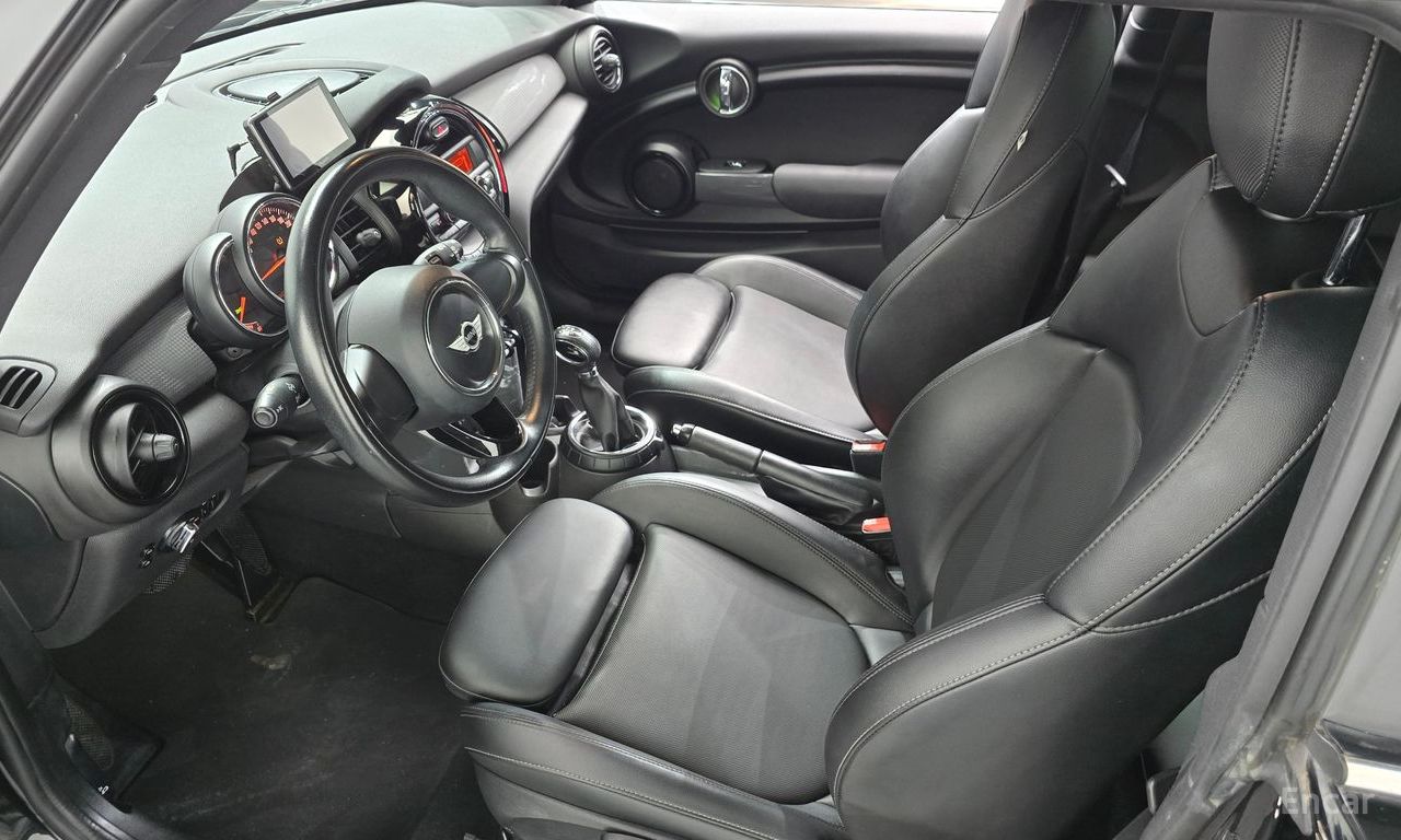 Mini Cooper Base Model 2014