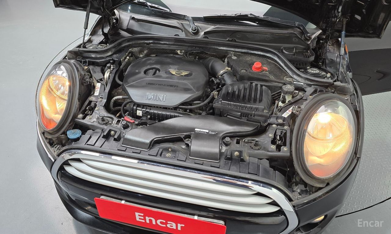 Mini Cooper Base Model 2014