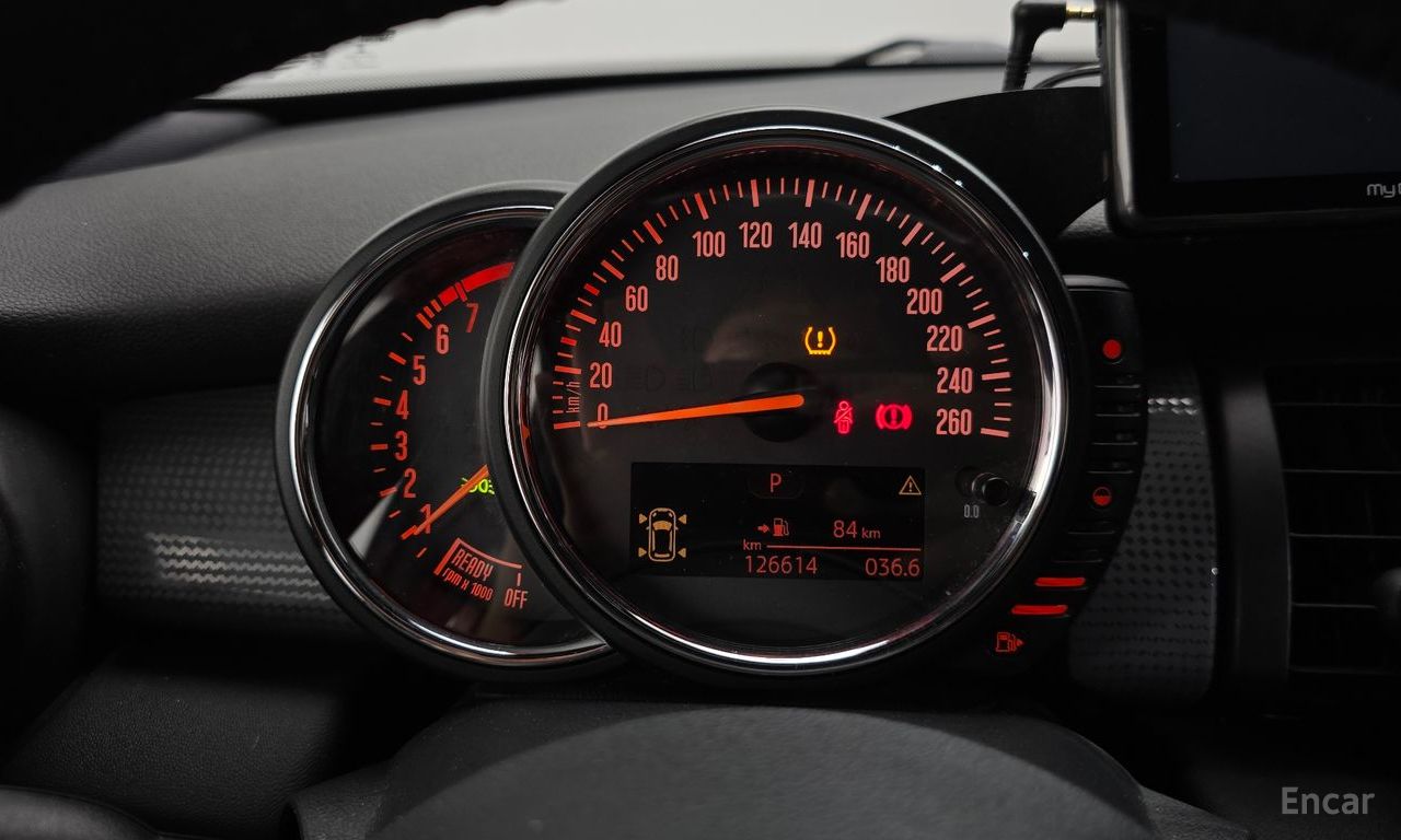 Mini Cooper Base Model 2014