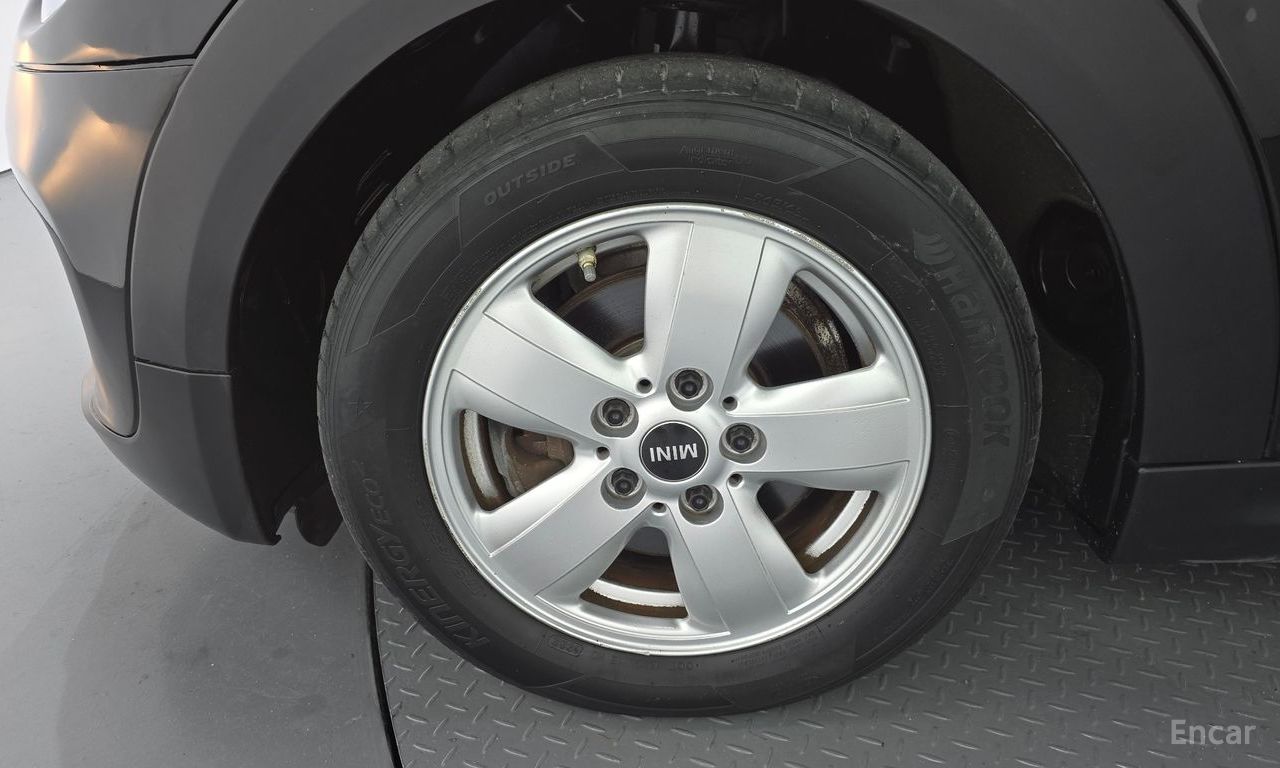 Mini Cooper Base Model 2014