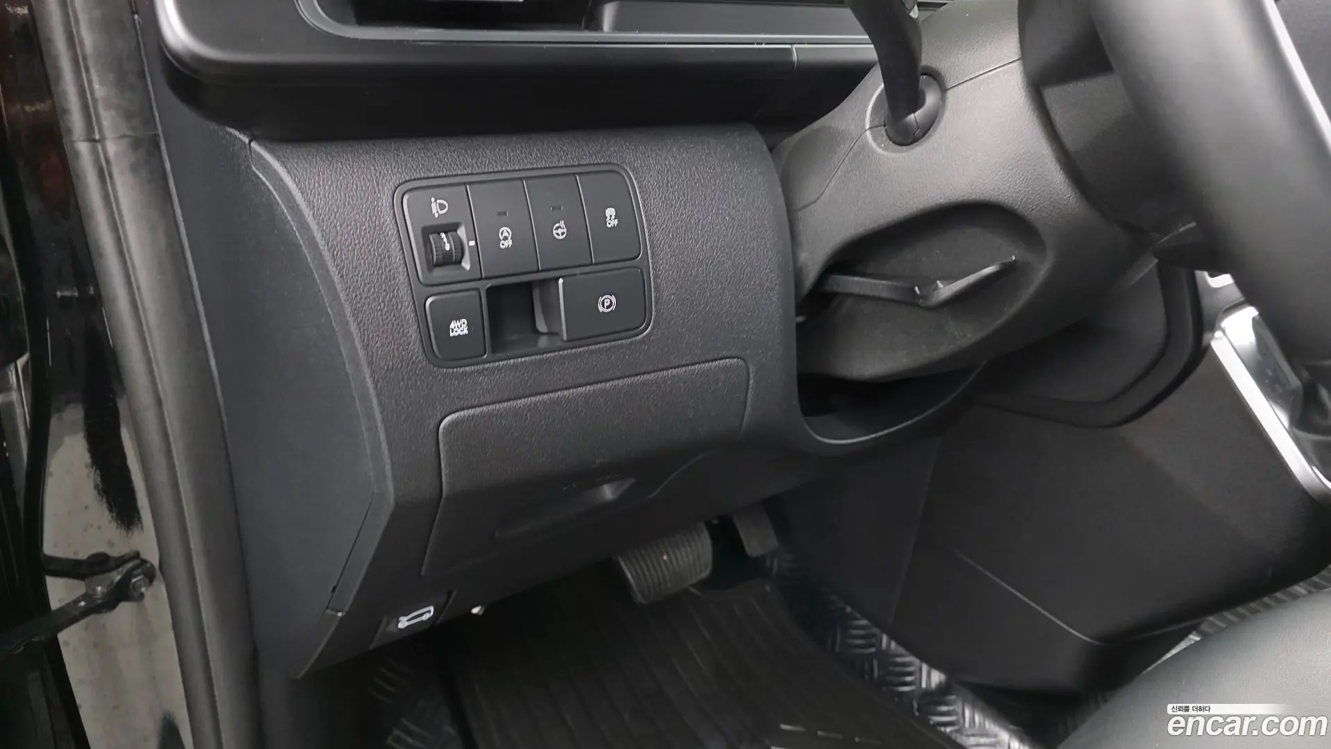 Hyundai Staria 4WD Tourer 11-Seater 2021