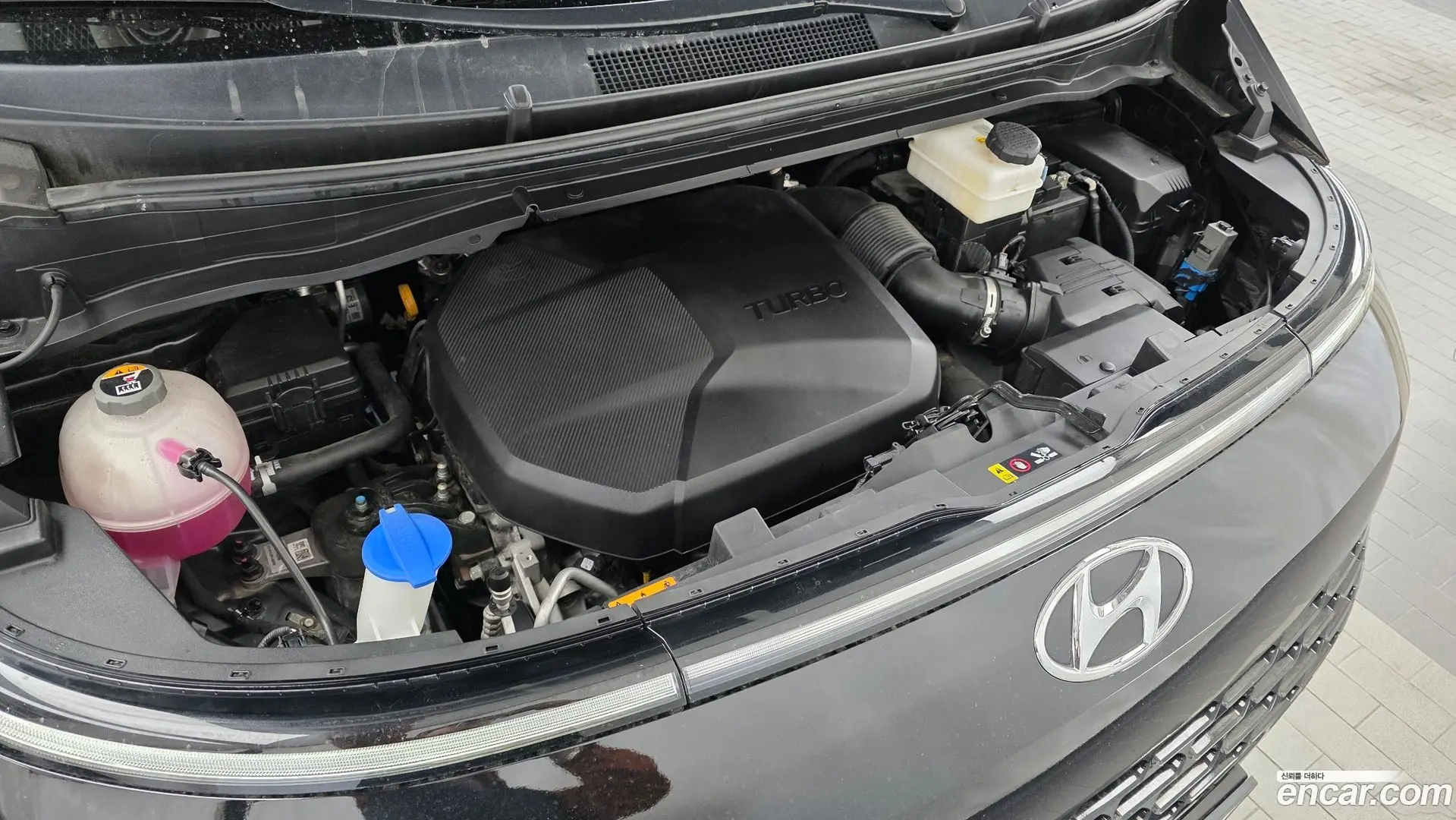 Hyundai Staria 4WD Tourer 11-Seater 2021