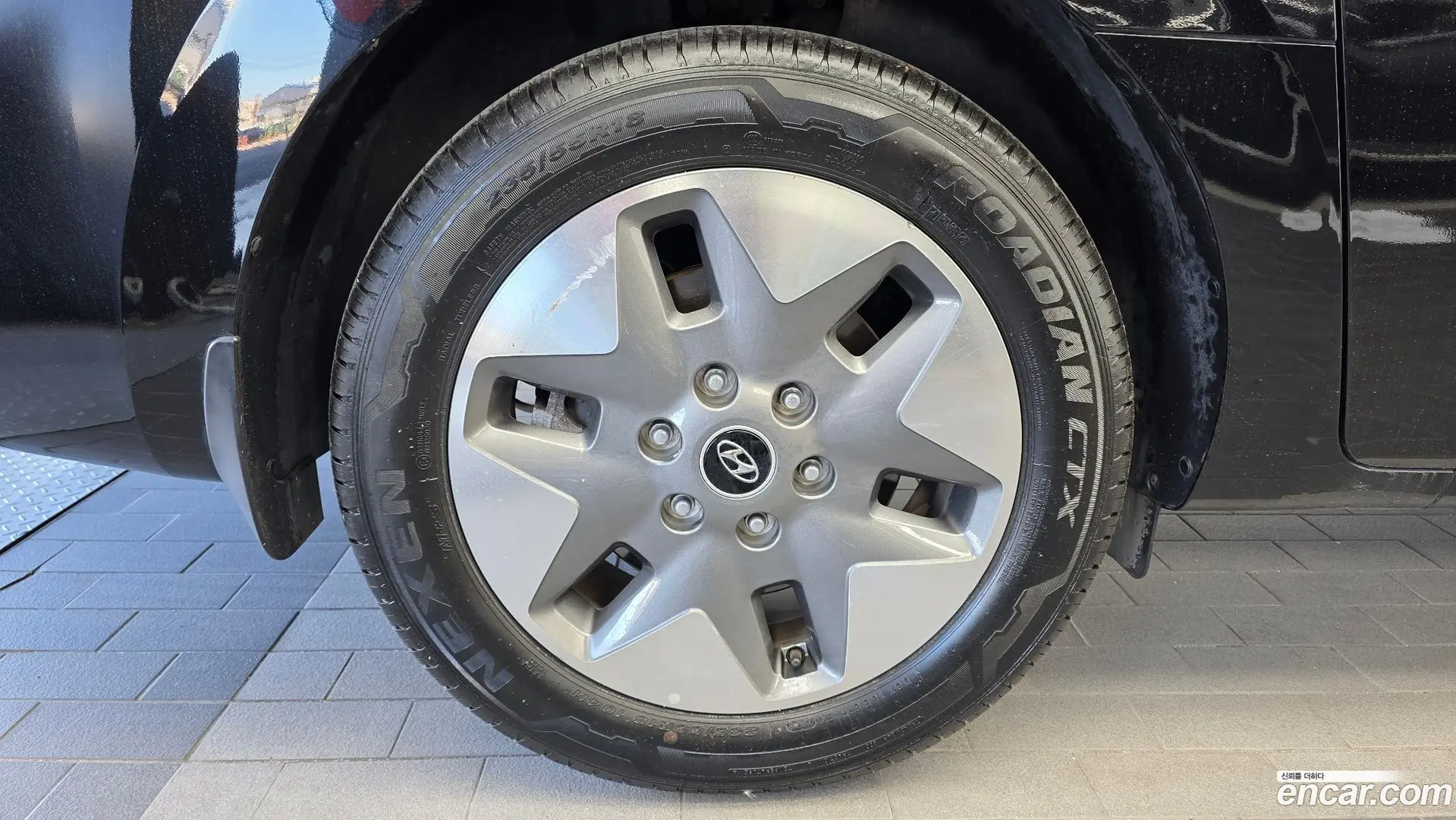 Hyundai Staria 4WD Tourer 11-Seater 2021