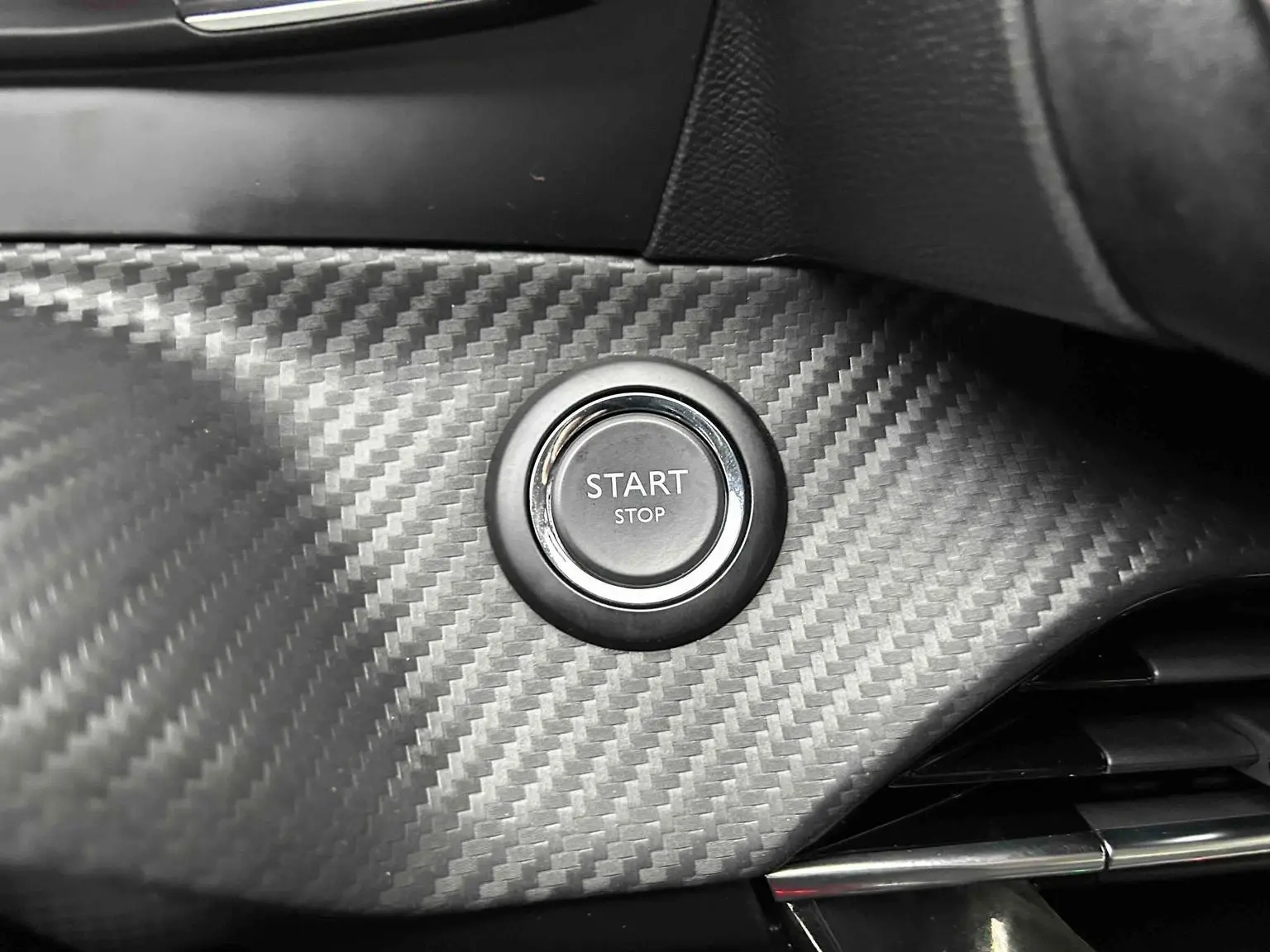 Peugeot 2008 2022 230THP THE ONE