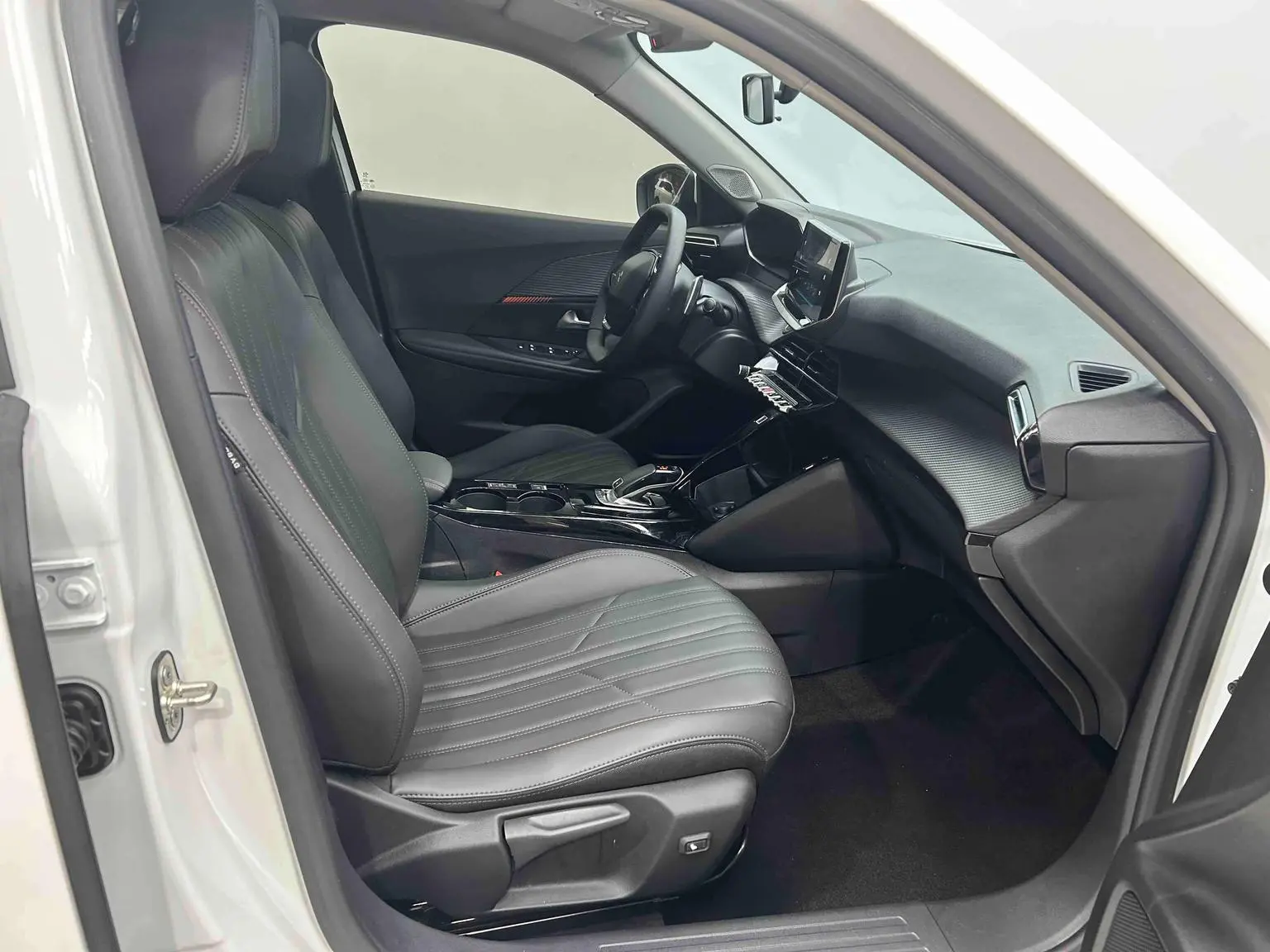 Peugeot 2008 2022 230THP THE ONE