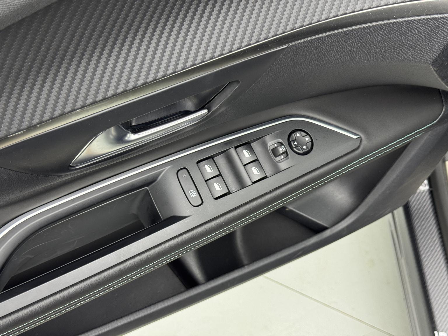 Peugeot 5008 2023 400THP 5 seat