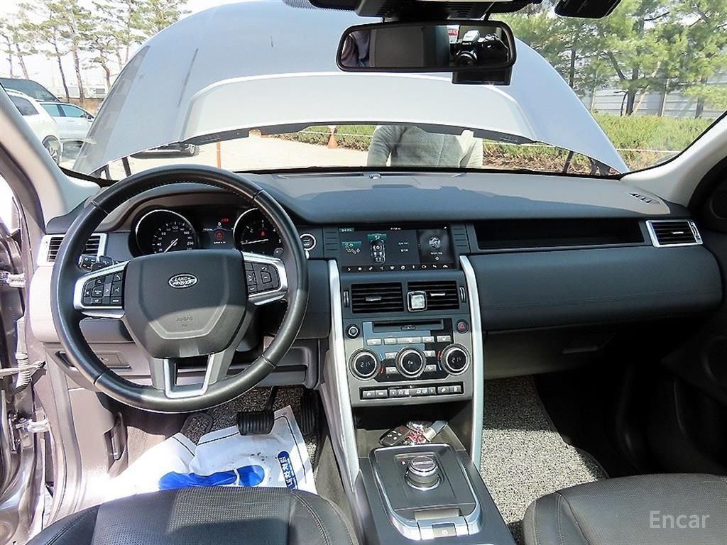 Land Rover Discovery Sports 2.0 TD4 SE (150 horsepower) 2017