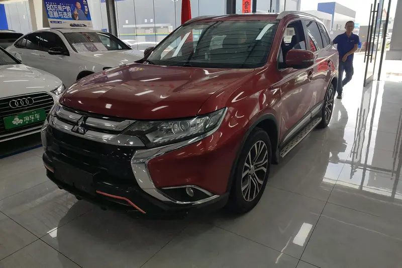 Outlander 2018 2.0L 2WD Honor Edition 5 seats