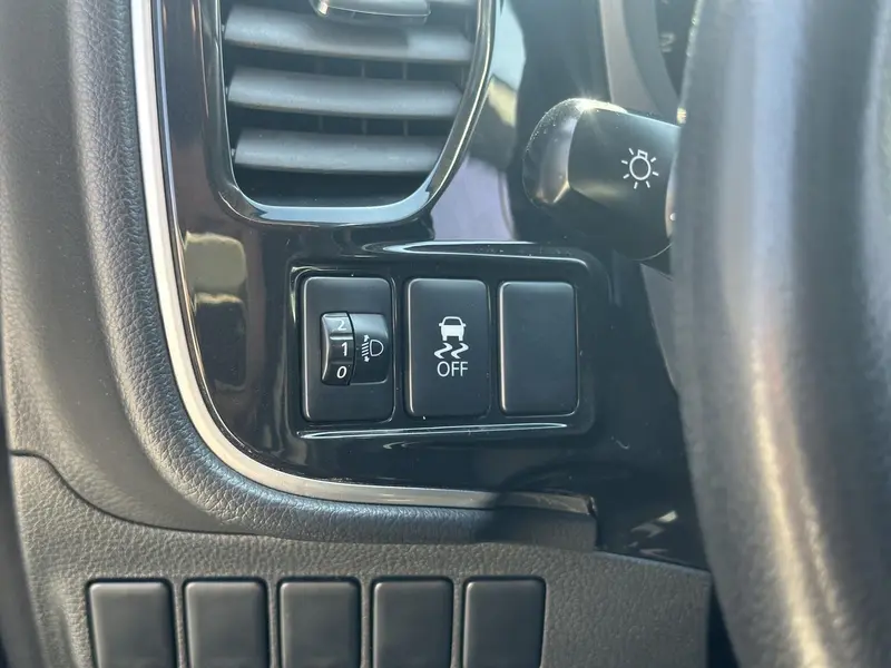 Outlander 2018 2.0L 2WD Honor Edition 5 seats