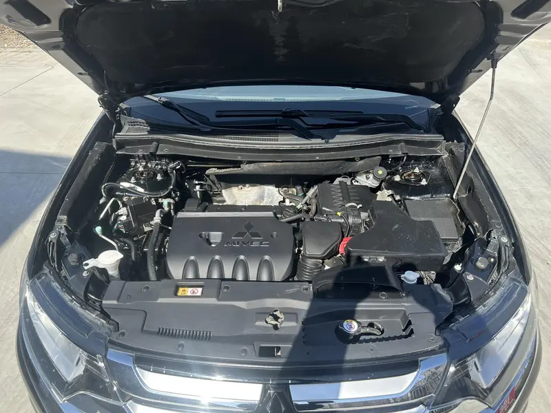 Outlander 2018 2.0L 2WD Honor Edition 5 seats