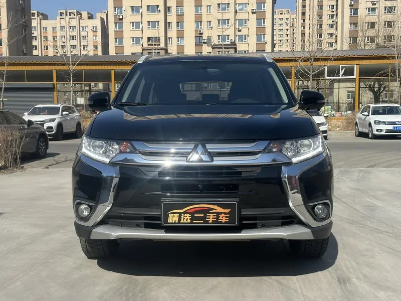 Outlander 2018 2.0L 2WD Honor Edition 5 seats