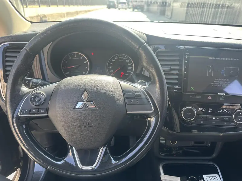 Outlander 2018 2.0L 2WD Honor Edition 5 seats
