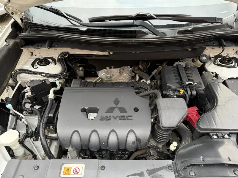 Outlander 2018 2.0L 2WD Honor Edition 5 seats