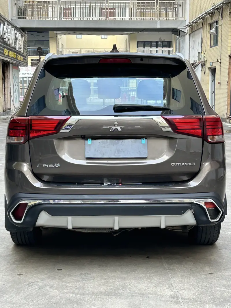 Outlander 2017 2.0L 2WD Honor Edition 5 seats