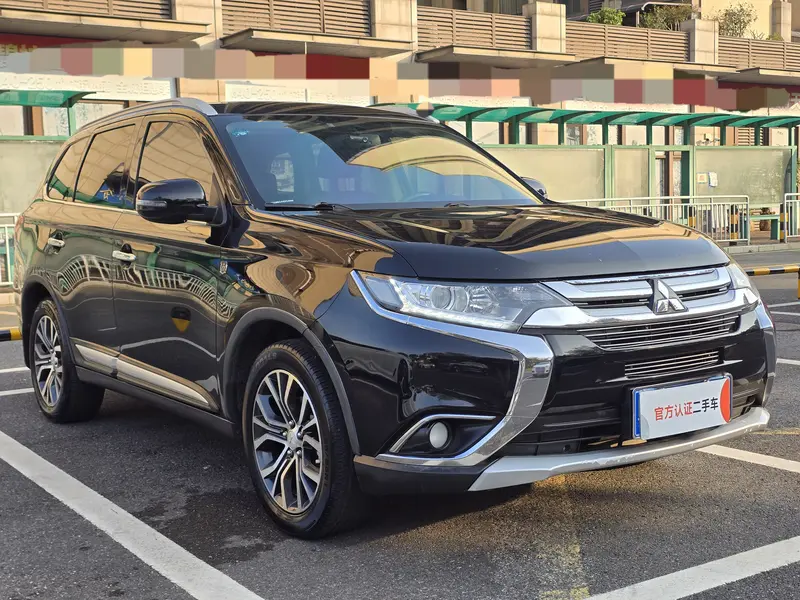 Outlander 2017 2.0L 2WD Honor Edition 5 seats
