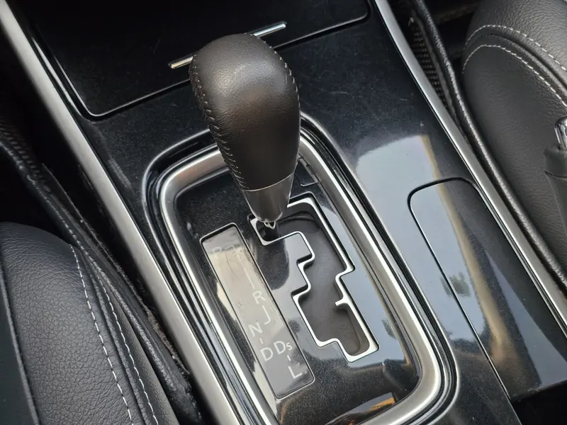Outlander 2017 2.0L 2WD Honor Edition 5 seats