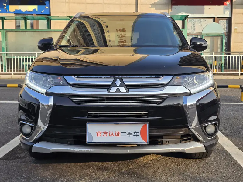 Outlander 2017 2.0L 2WD Honor Edition 5 seats