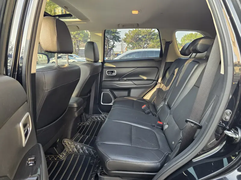 Outlander 2017 2.0L 2WD Honor Edition 5 seats