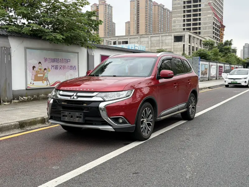 Outlander 2018 2.0L 2WD Honor Edition 5 seats