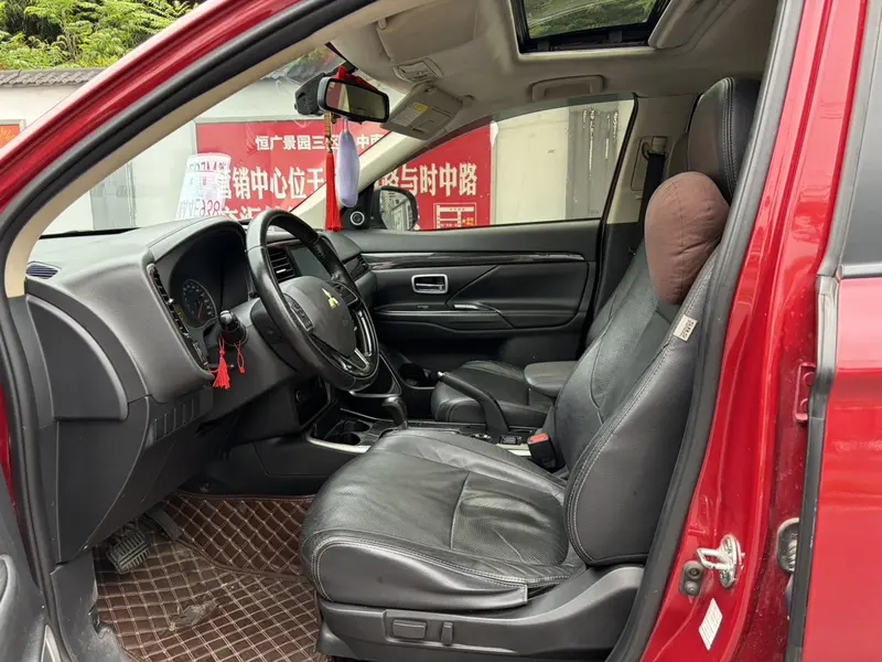Outlander 2018 2.0L 2WD Honor Edition 5 seats