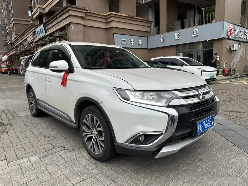 Outlander 2018 2.0L 2WD Jiale Edition 7 seats