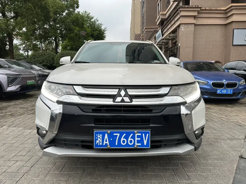 Outlander 2018 2.0L 2WD Jiale Edition 7 seats