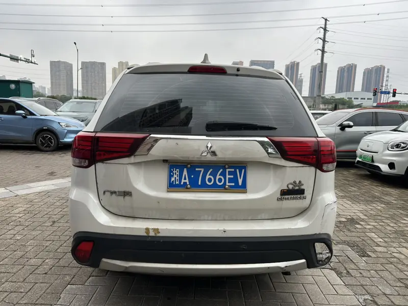 Outlander 2018 2.0L 2WD Jiale Edition 7 seats