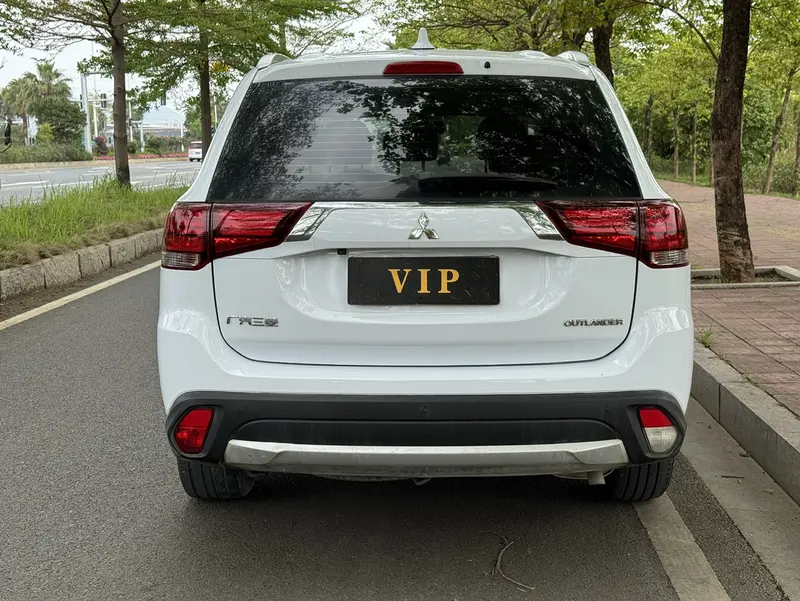 Outlander 2017 2.0L 2WD Honor Edition 5 seats
