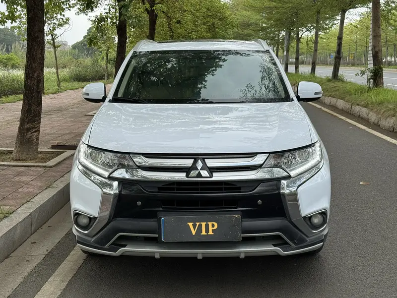 Outlander 2017 2.0L 2WD Honor Edition 5 seats
