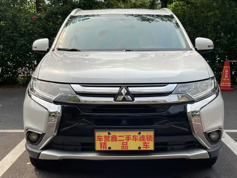 Outlander 2017 2.0L 2WD Honor Edition 5 seats