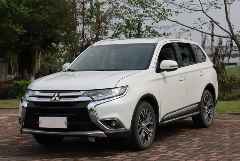 Outlander 2018 2.0L 2WD Honor Edition 5 seats