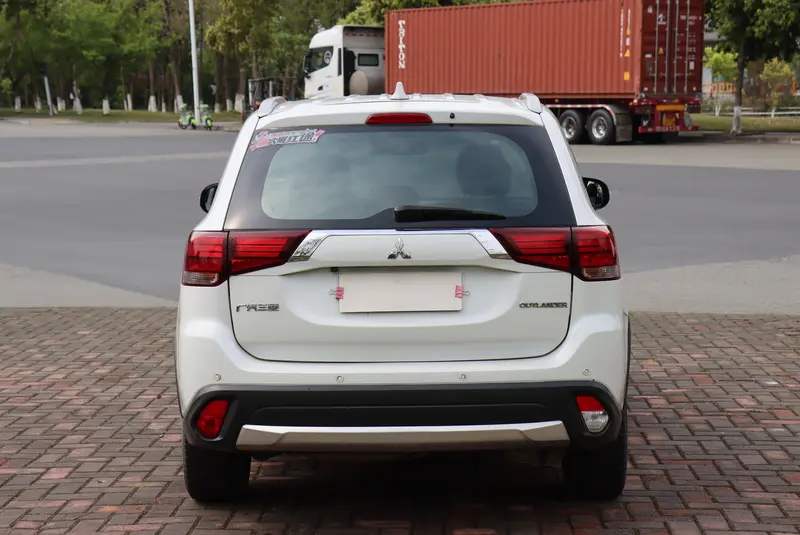 Outlander 2018 2.0L 2WD Honor Edition 5 seats