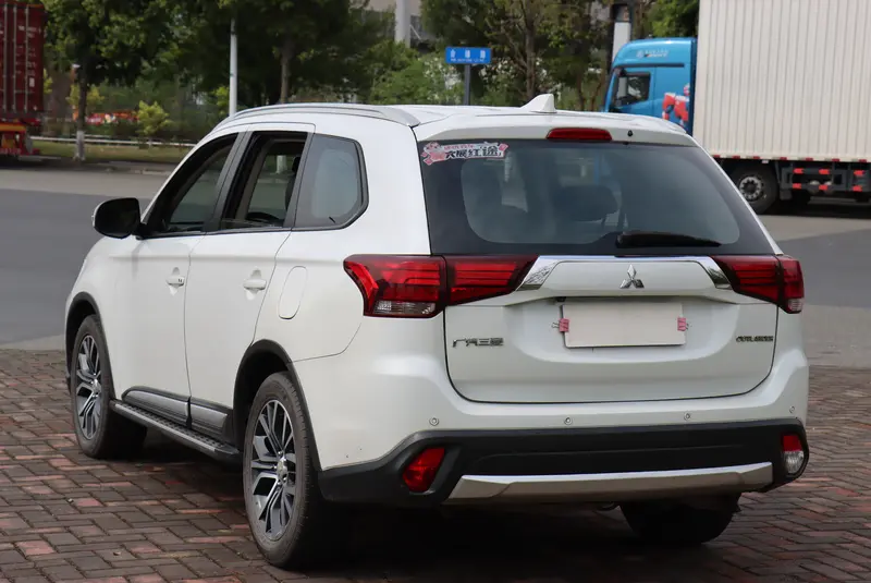 Outlander 2018 2.0L 2WD Honor Edition 5 seats