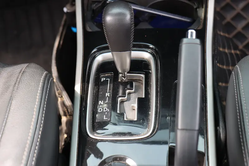 Outlander 2018 2.0L 2WD Honor Edition 5 seats