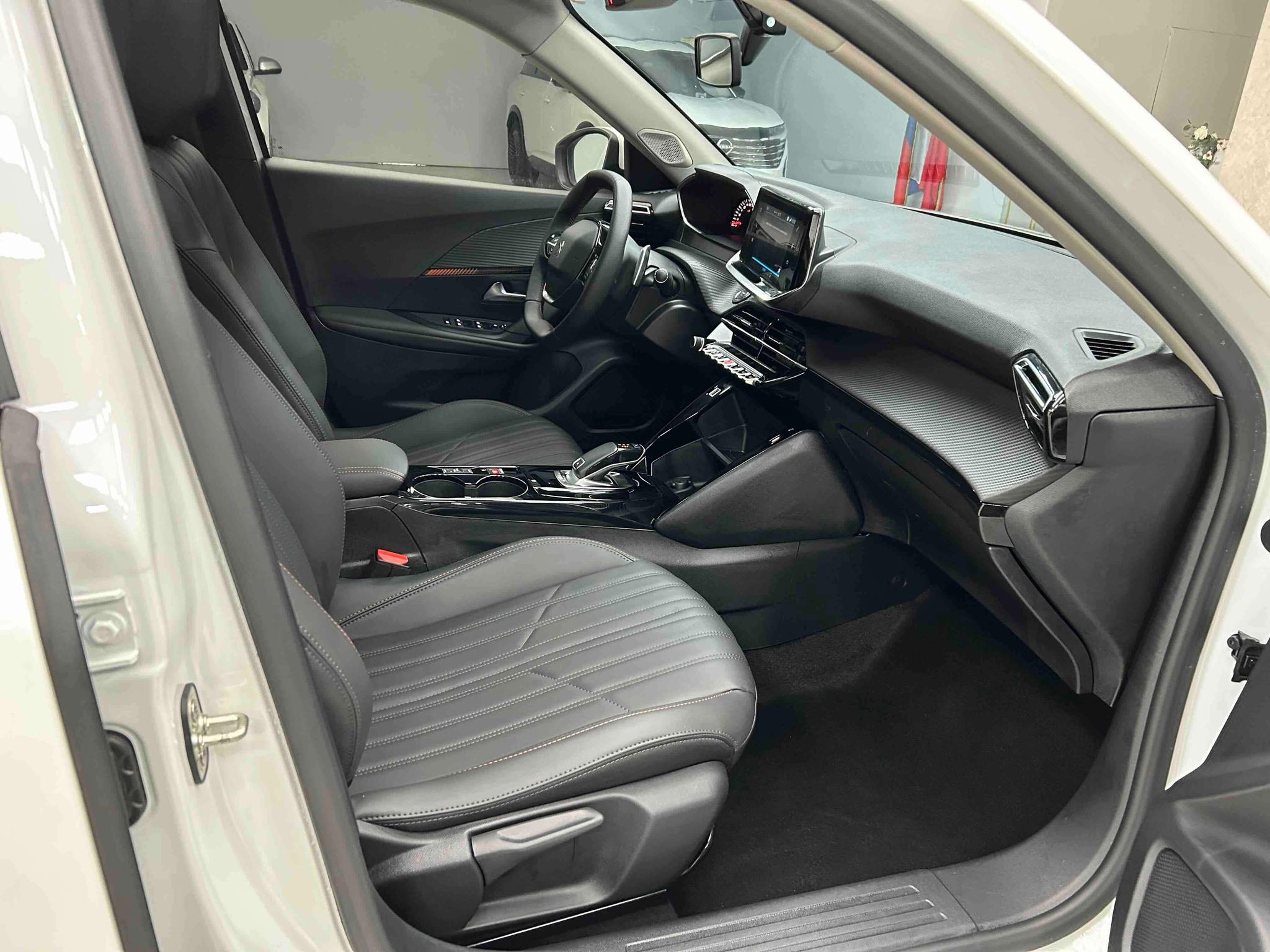 Peugeot 2008 2022 230THP THE ONE