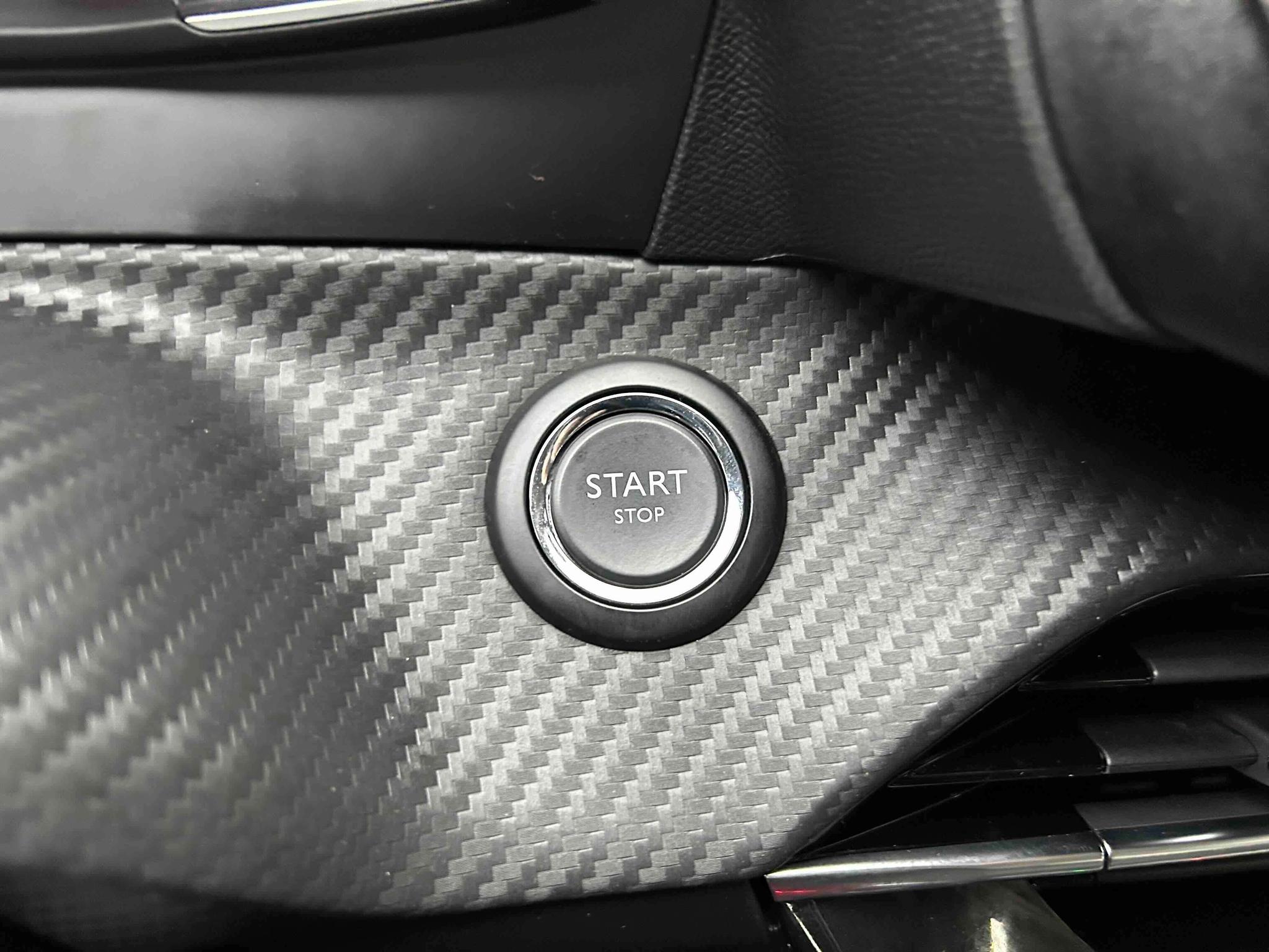 Peugeot 2008 2022 230THP THE ONE