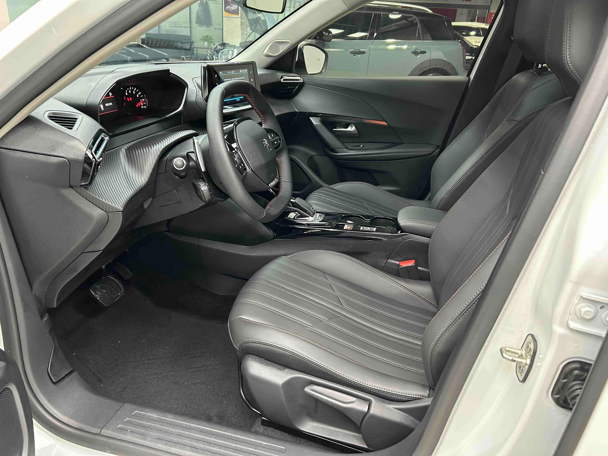 Peugeot 2008 2022 230THP THE ONE