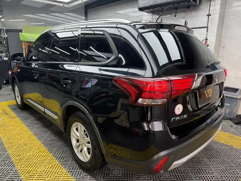 Outlander 2017 2.0L 2WD Honor Edition 5 seats