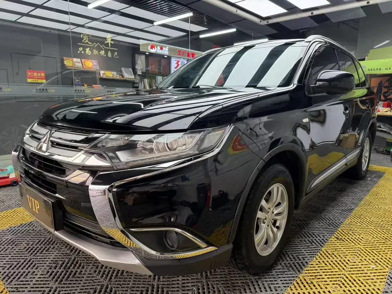 Outlander 2017 2.0L 2WD Honor Edition 5 seats