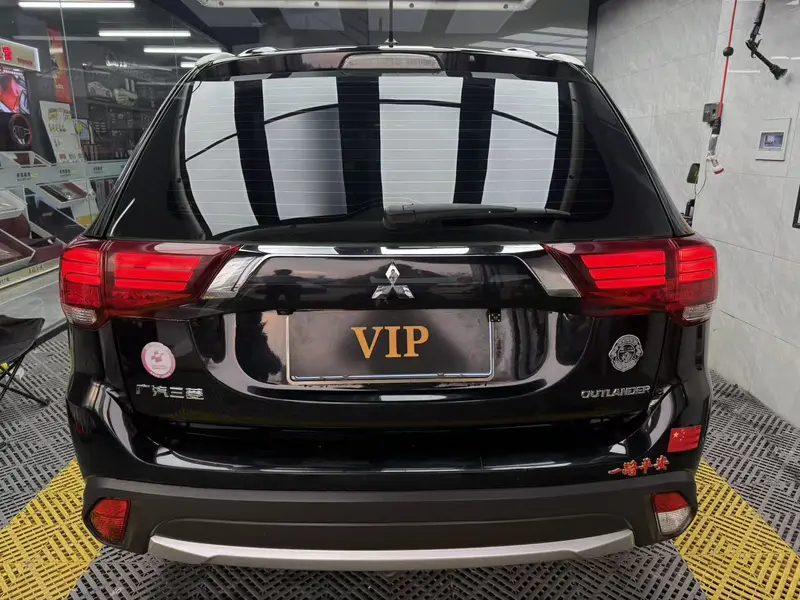 Outlander 2017 2.0L 2WD Honor Edition 5 seats