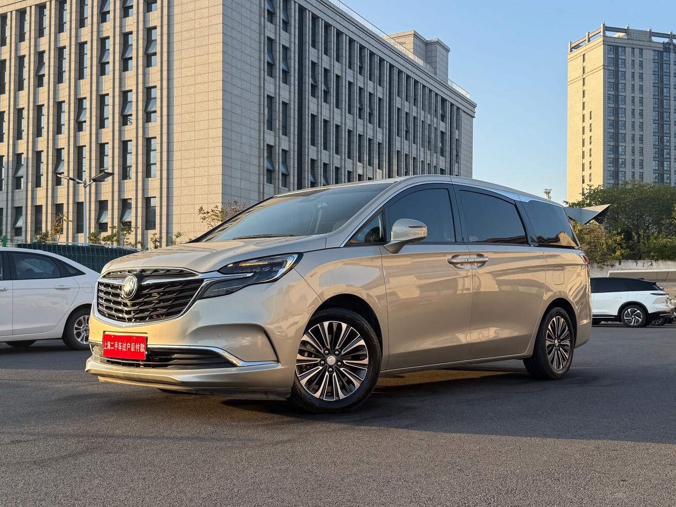 Buick GL8 2021 ES LuZun 653T Luxury