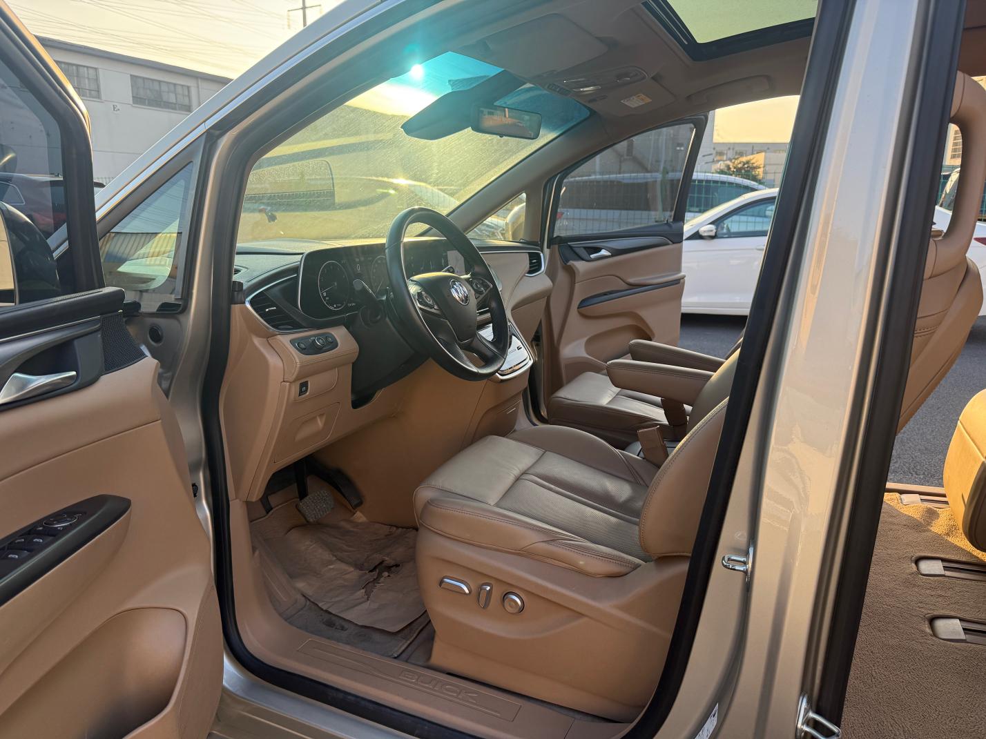 Buick GL8 2021 ES LuZun 653T Luxury